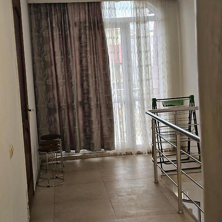 Home バトゥーミ エクステリア 写真